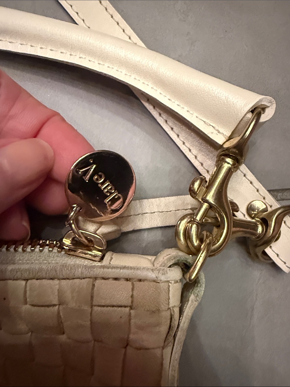 CLARE V petite moyan bag in cream woven checker - Picture 13 of 17